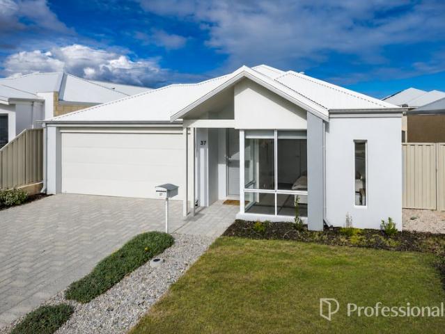 Large Scale 3 Bed Home with Theatre