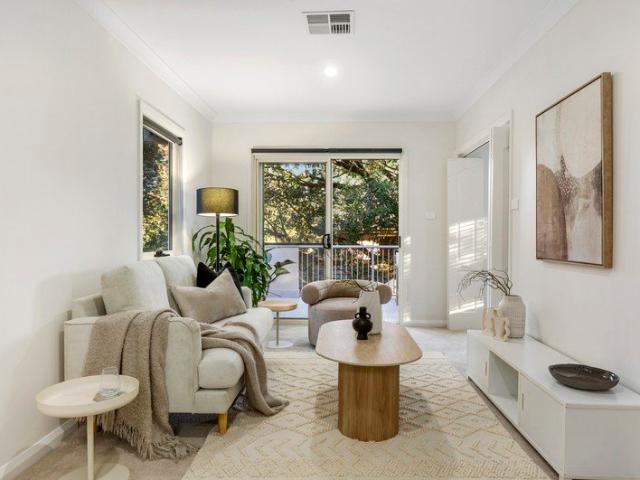 Large Scale Home with Walk to Everywhere Location