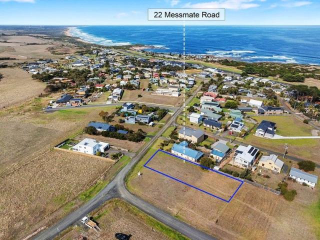 Large Seaside Block with Stunning Ocean Views
