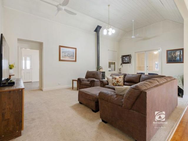 LARGE SHED – FARM LIVING