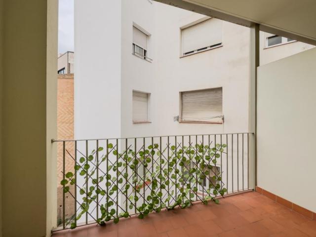 Large single bedroom with balcony near the Port Vell