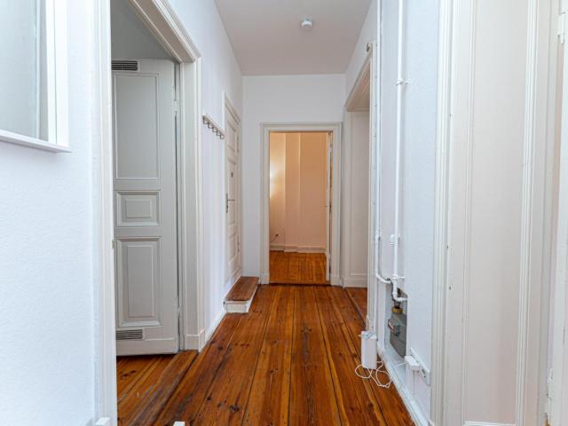 Large single bedroom in classy Charlottenburg