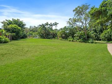 North Cairns, Cairns Regional, Low Island, Queensland, Queensland
