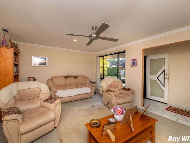 LARGE SPACIOUS 4 BEDROOM HOME!