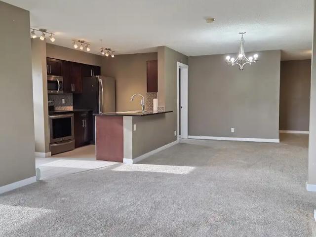 Large Spacious Apartment! 5 minutes from Superstore! Near School, Shopping.