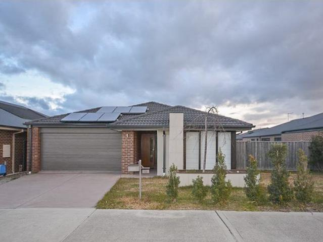 LARGE & SPACIOUS FAMILY HOME WITH A GENEROUS OUTDOOR REAR YARD