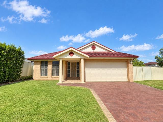 Large Spacious Family Home | MASSIVE 48 PANEL SOLAR + 40kWh BATTERY + POOL
