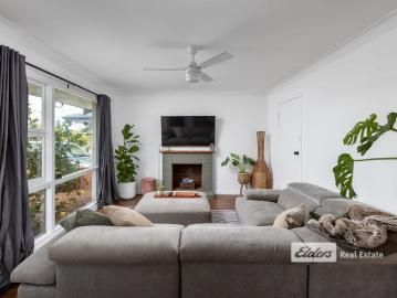 LARGE SPACIOUS RENOVATED HOME