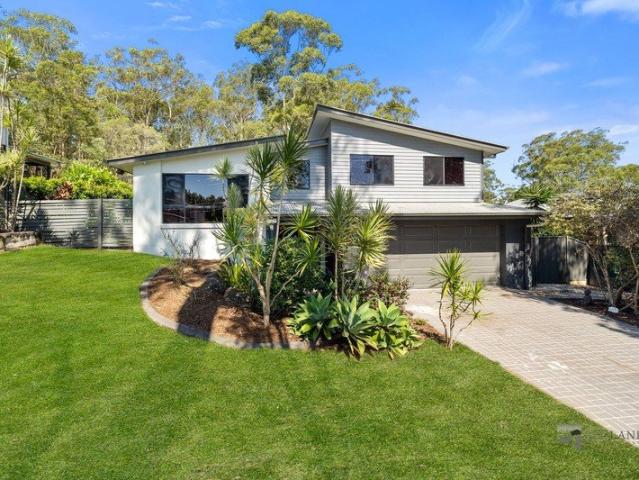 LARGE SPLIT LEVEL HOME IN PRIME MOUNT COTTON LOCATION