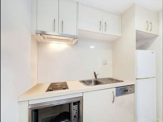 Large studio apartment World Tower