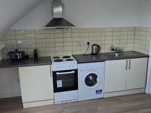 Large Studio Available Now Walthamstow Central