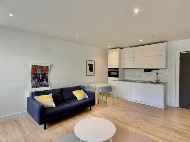 Large Studio in Wembley Park Book a Viewing