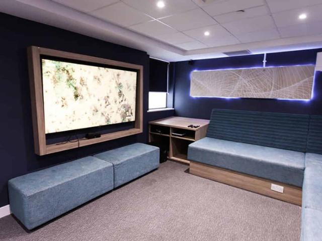 Large Studio Plus