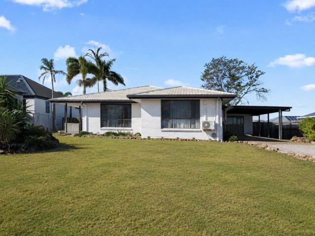 LARGE STUNNING FAMILY HOME
