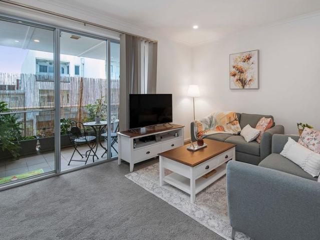Large, Stylish and Secure Unit in Fantastic Location