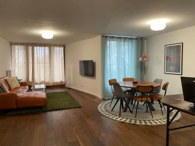 Large stylish apartment with sunny balcony near Tempelhofer Feld, Berlin Amsterdam Apartments for Rent