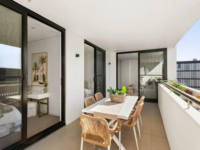 Largest in the Block, Expansive 4 Bedroom Apartment Metres to Dee Why Beach