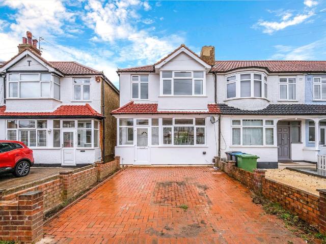 Largewood Avenue, Surbiton KT6, 3 bed semi detached house to rent, £2,300 pcm | PrimeLocation