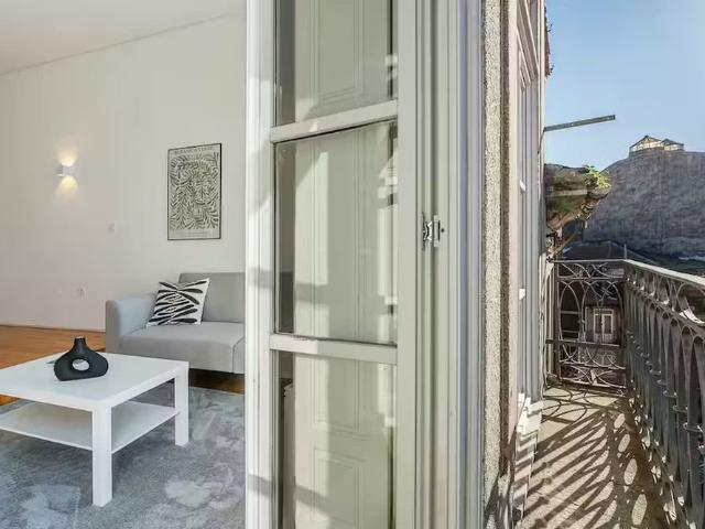 Largo dos Lóios, Porto, Porto District 4050 338