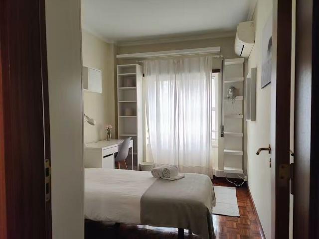 Largo José João Farinha Júnior, Lisbon, Lisbon 1600 792