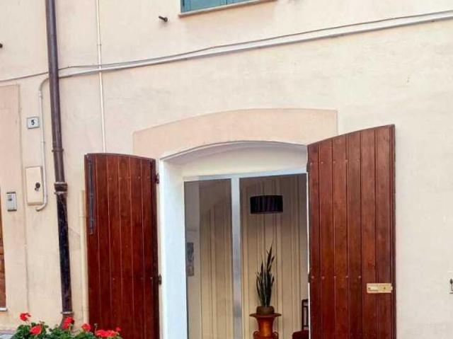 Largo Monsignor Paolo Tasso monolocale 11mq