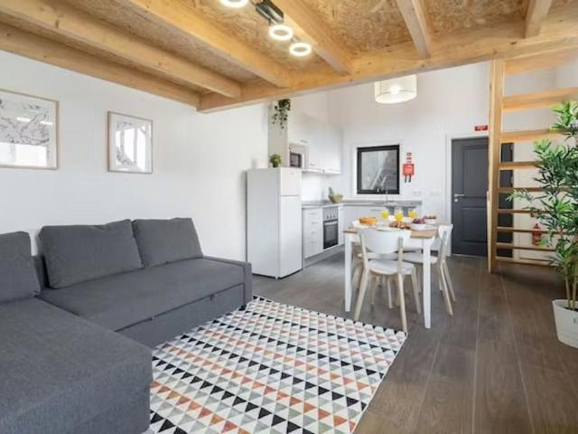 Largo Santa Marinha, Vila Nova de Gaia, Porto 4415 332