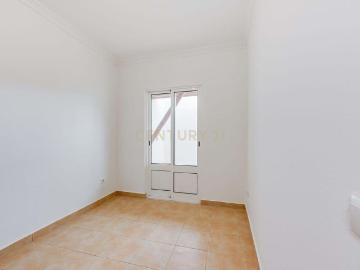 Largo Soeiro Pereira Gomes, Santo António da Charneca, Barreiro, Portugal, Santo António da Charneca, Setúbal Municipality 2835 723
