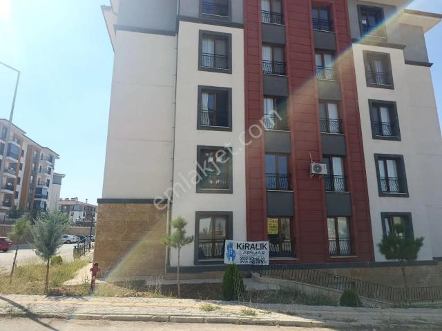 Larimar'dan Aşağı Holpenk Tokilerde Kiralık 3+1 Zemin Kat Daire