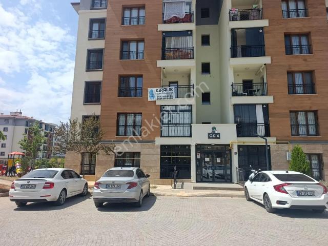 Larimar'dan Yöntem Okulları Üstünde Kiralık Arakat 2+1 Daire