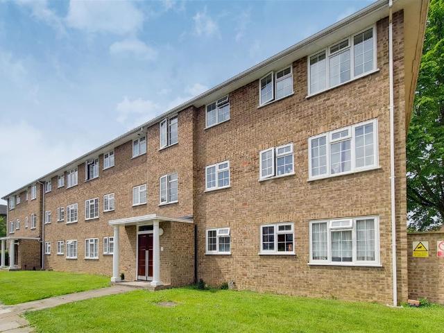 Lark Avenue, Staines TW18, 3 bed flat to rent, £1,700 pcm | PrimeLocation