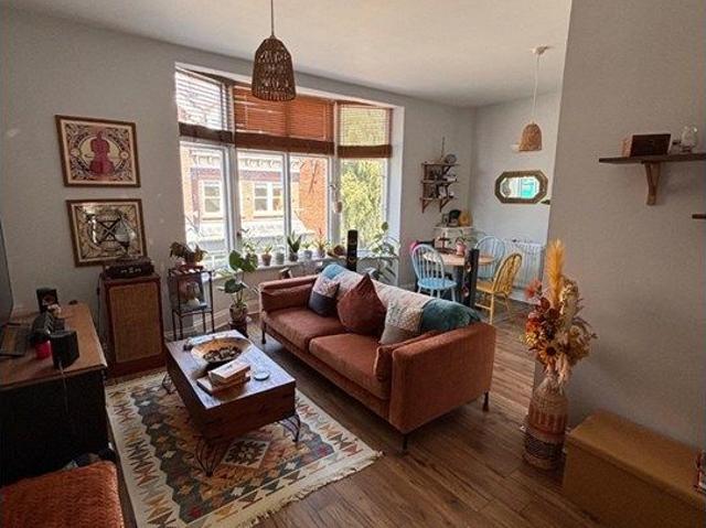 Lark Lane, Liverpool L17, 2 bed flat to rent, £1,200 pcm | PrimeLocation