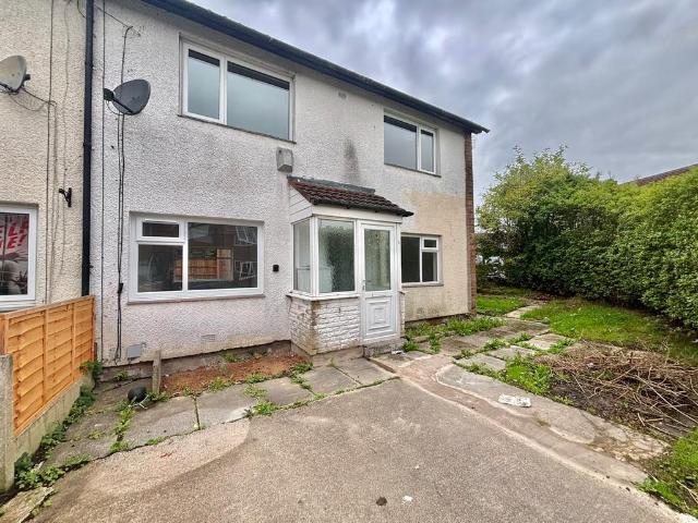 Larkfield Avenue, Salford M38 3 bed detached house to rent £1,000 pcm £231 pw