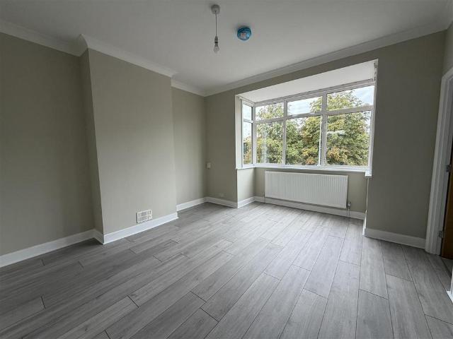 Larkshall Road, London 1 bed house to rent £1,575 pcm £363 pw