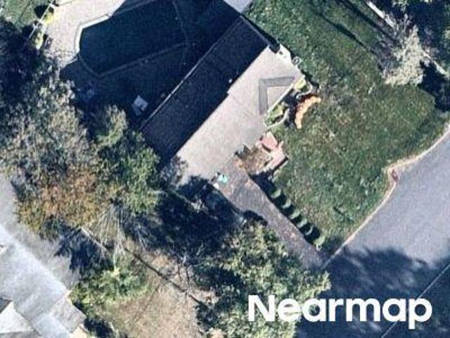 Larkspur Dr