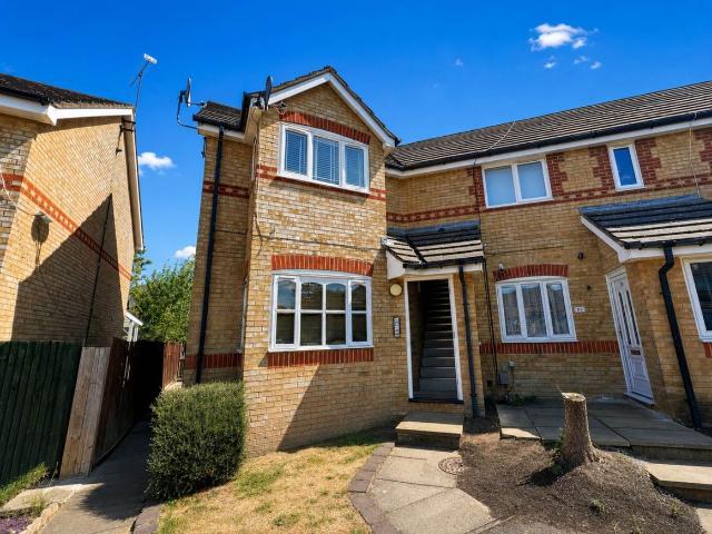 Larkspur Gardens, Luton LU4, 1 bed flat to rent, £950 pcm | PrimeLocation