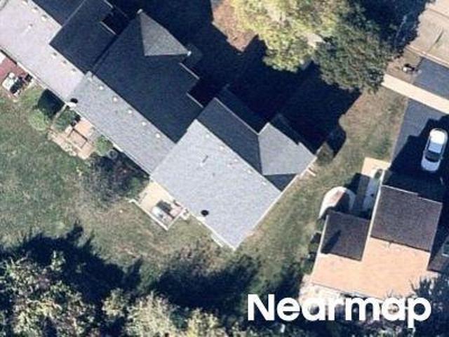 Larkspur Ln