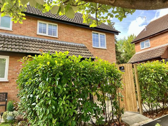 Larkswood Rise, St Albans AL4, 1 bed end terrace house to rent, £1,400 pcm | PrimeLocation