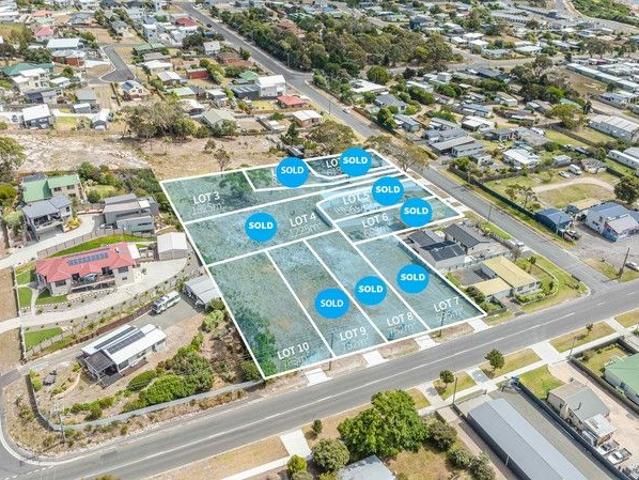 Voted Australia's best town LAST BLOCK IN THE SUB DIVISION!