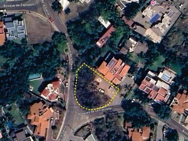 LAS CAÑADAS LOTE EN VENTA EN ESQUINA APROVECHABLE A 1 CALLE DEL COLEGIO ALEMAN
