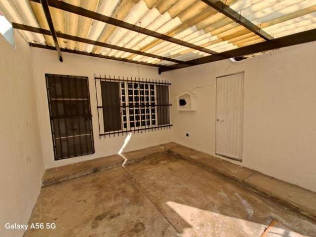 LAS BRISAS, MANZANILLO, CASA DE 3 RECAMARAS, RECIEN RENOVADA, A UNAS CUADRAS DE LA PLAYA