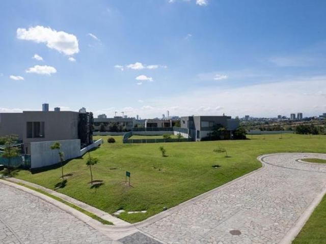 LAS LOMAS TERRENO 485 M2