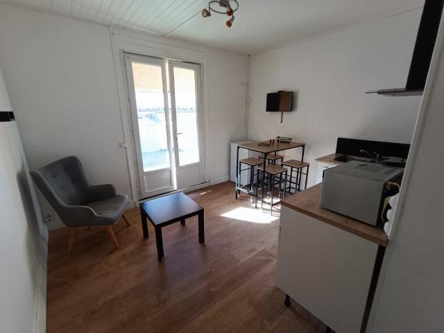 LASBORDES 11 T2 meublé avec terrasse