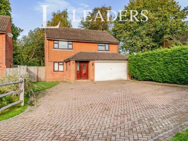 Lashmere, Copthorne, RH10 4 bed detached house to rent £2,400 pcm £554 pw