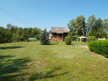 Urokliwy dom drewniany 140 m2 z ogrodem i tarasem
