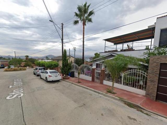 LASM26 Casa en Venta en Sto. Tomas 117, Tecate, Baja California, C.P. 21440