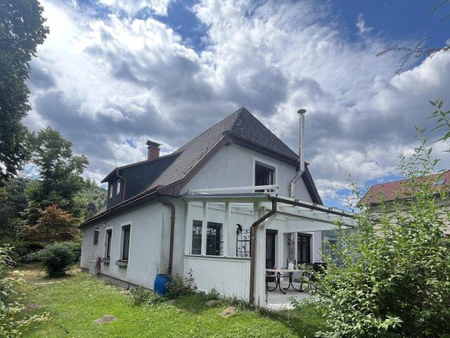 Lassen Sie sich verzaubern! Einfamilienhaus mit wunderbarem Garten in den Wiener Alpen