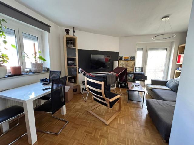 LÄSSIGE 2 Zimmer Wohnung sucht COOLE Mieter!
