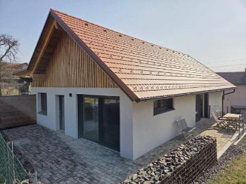 Modernes und neuwertiges Wohnhaus mit Eck Terrasse und Vollkeller samt weiterem Uralt Kellerstöckl mit Zu und Umbaugenehmigung