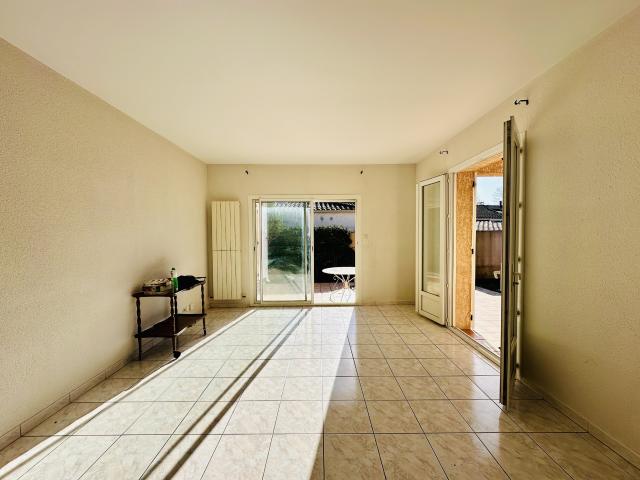 LATTES CENTRE MAISON INDIVIDUELLE DE 90M2 SUR 300M2 DE TERRAIN AVEC GARAGE, JARDIN A 150M DU TRAM