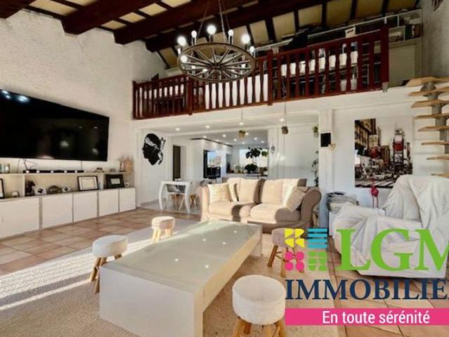 LATTES MAURIN: MAISON T8 de 240 m² Habitables, en R+1, sur 430 m² de Parcelle avec Piscine